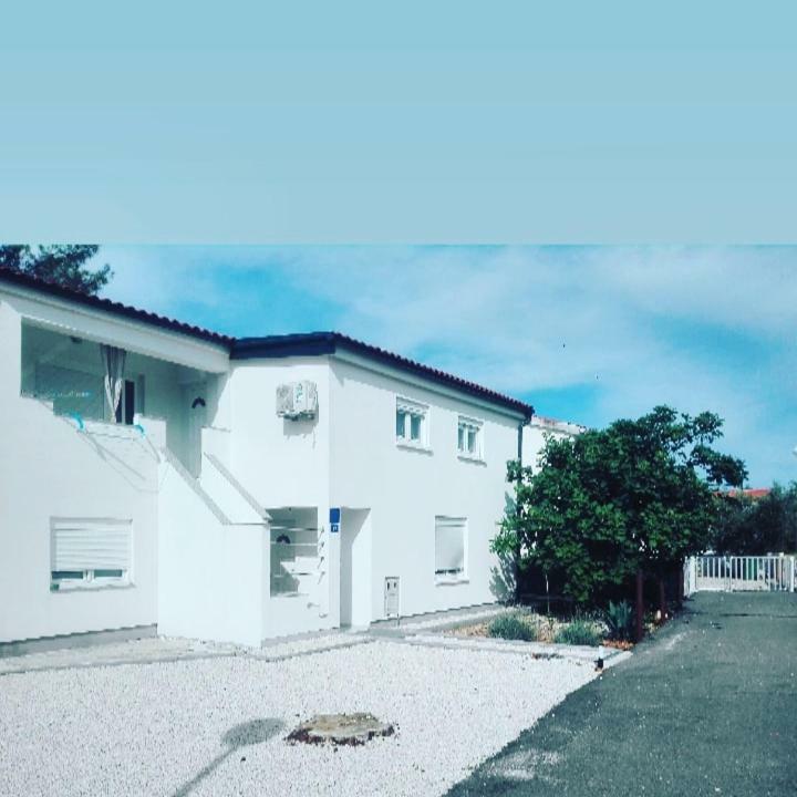 Apartman Bunaric 维尔 外观 照片